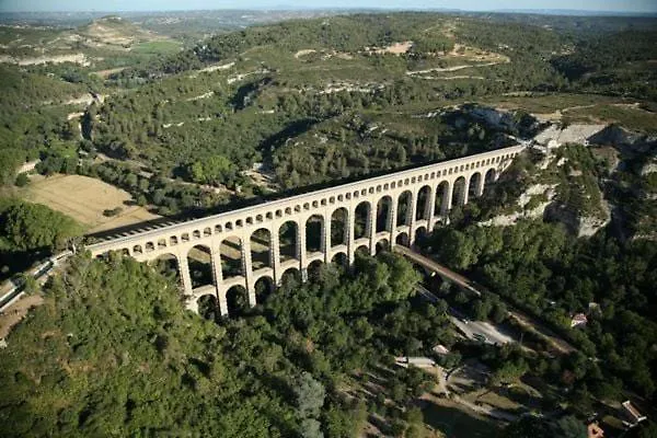 Joli Appartement Climatise Avec Exterieur Rognac Apartamento