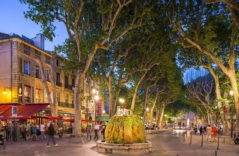 Joli Appartement Climatise Avec Exterieur Rognac Francia