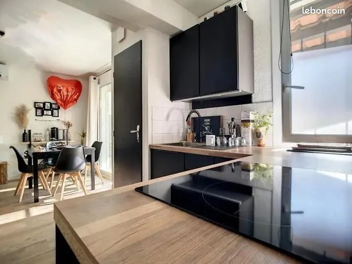 Joli Appartement Climatise Avec Exterieur Rognac Apartment