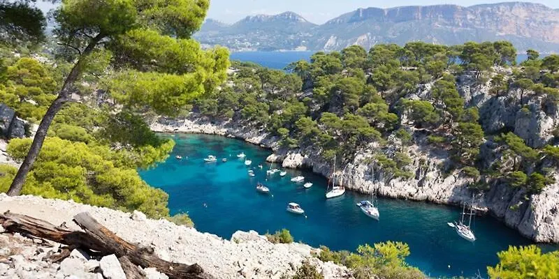 Joli Appartement Climatise Avec Exterieur Rognac